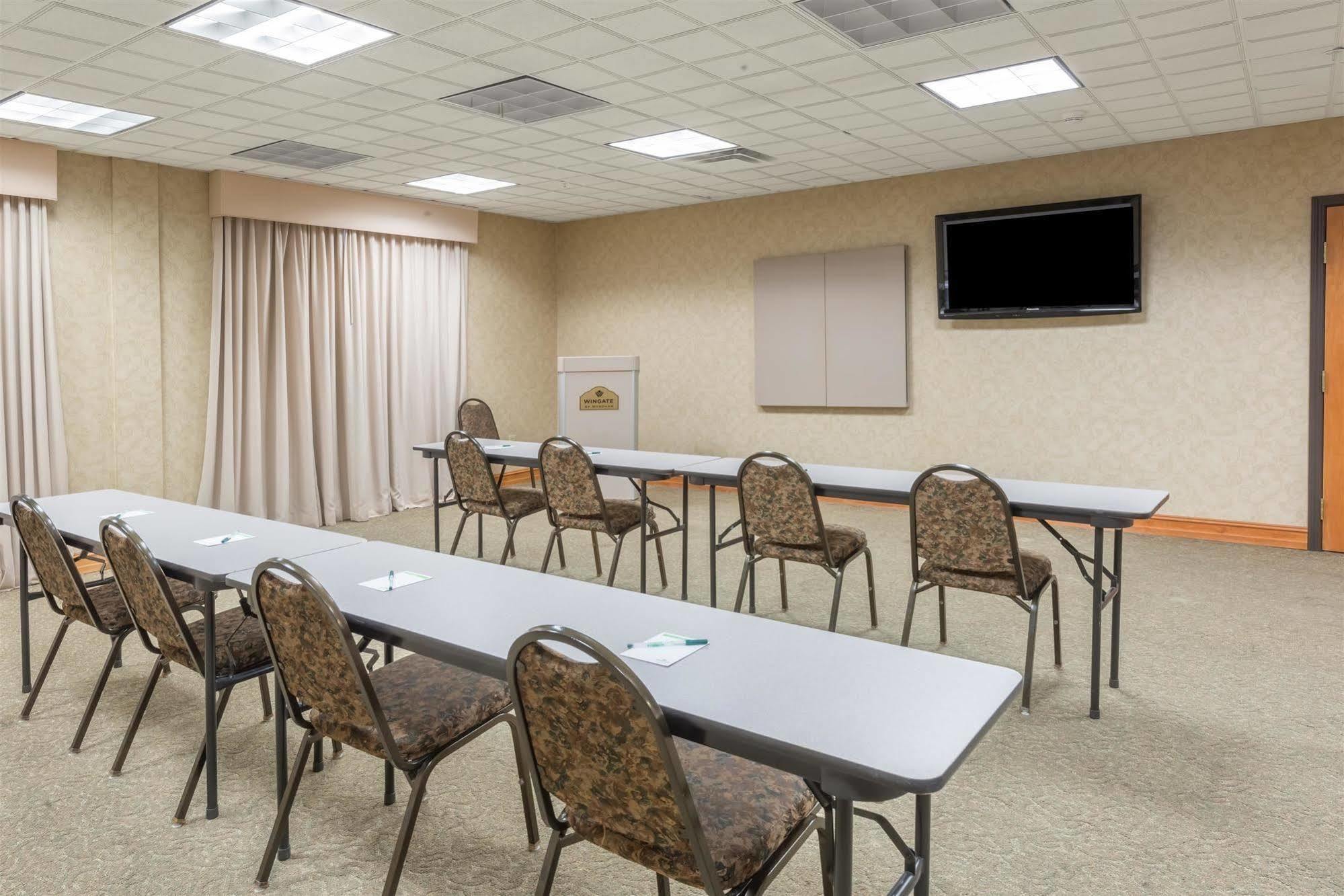 Wingate By Wyndham Indianapolis Airport Plainfield Hotel Exterior photo